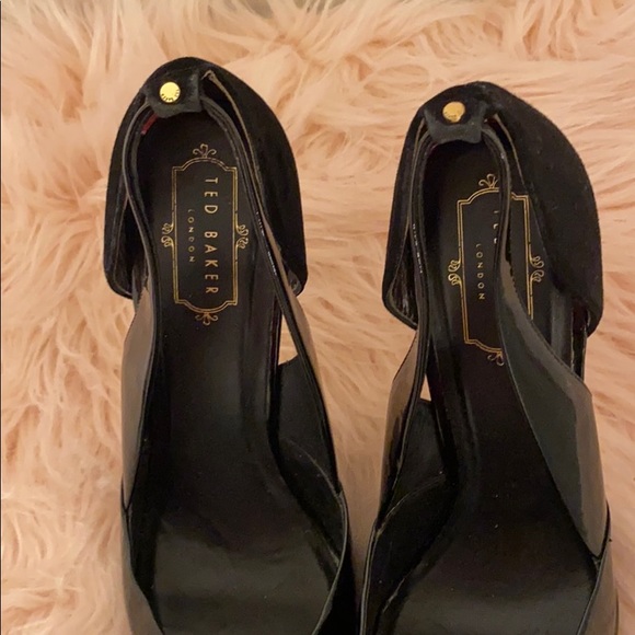 Black Heels - Picture 2 of 3